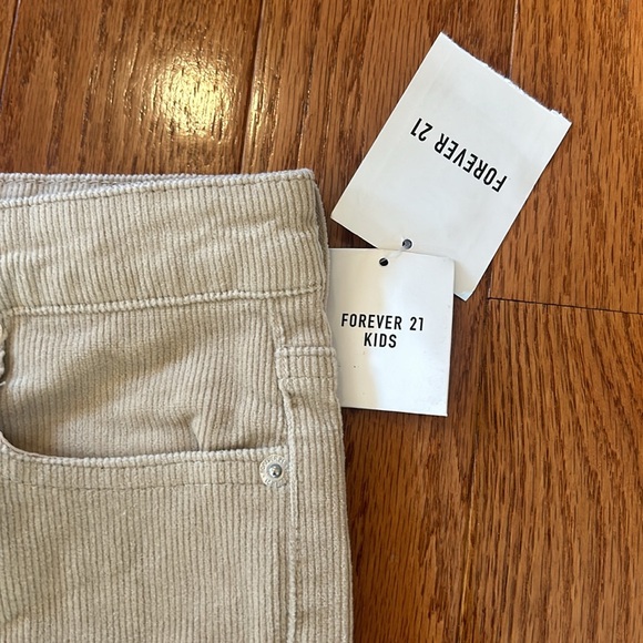 NWT FOREVER 21 KIDS CREAM MID RISE FLARE CORDUROY EMBROIDERED PANTS SIZE 11/12 - Picture 3 of 8